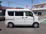 国の指定を受けた自社工場で、整備士が車検と点検整備を行っております。