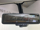【スマートルームミラー】ルームミラー上に車体後方カメラの映像を映し出すことで車内定員、荷物状況に影響をうけません★