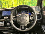 【純正革巻きステアリング】上質な革を使用することで、手にしっかり馴染みとても運転しやすいハンドルです♪