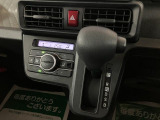 センターパネルにシフトがあるので、お足元も開放され広々とご利用していただけ、左右の移動も楽々です( &acute;&forall;&lsquo; )