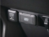 ◆12V電源ソケット◆スマートフォンの充電等にも便利な電源ソケット!使いやすい場所に装備されています。