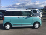 指定工場は別名民間車検場と呼ばれ、陸運支局に代わって車検(検査)を行うことができる工場です。そのため陸運局と同じ検査ラインを自社の工場に持っています。実際の車検の検査を自社で行うことができます。