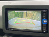 【バックカメラ】駐車時に後方がリアルタイム映像で確認できます。大型商業施設や立体駐車場での駐車時や、夜間のバック時に大活躍!運転スキルに関わらず、今や必須となった装備のひとつです!