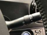 ライトスイッチです。「AUTO」にすると外の明るさに応じてスモールライト・ヘッドライトが自動でON・OFFします。夕暮れ時や屋内駐車場、トンネルなどに便利です。フォグランプもON・OFFできます。