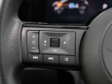 便利なステアリングスイッチ装備です。
