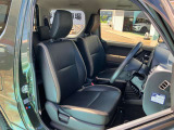 自社整備工場併設! 納車整備からアフターフォローまでお任せください。 車検や定期点検、オイル交換はもちろん、ナビやドラレコ、バックカメラ、ETC等の取り付けも当店にお任せください。