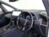 高いホールド性で運転姿勢が安定します。長距離ドライブでも疲れにくいのが魅力です。快適なドライビングライフをお送りください♪