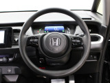 【運転席まわり】Honda独自の設計思想に基づき、自然に手を伸ばした先に操作したいものがあるようレイアウトを追求 !