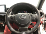 ハンドルは、車を運転する上で、ずっと握っている重要なパーツです。手にフィットする物が、いいですよね♪