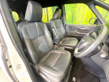 運転席シート廻りは使用感も少なく、良好な状態となっています。前オーナー様が丁寧に使っていたことがよくわかりますね。