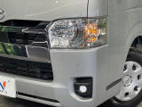 【LEDヘッドライト】悪天候や夜間走行時も良好な視界を確保し安心して運転できる高輝度LEDヘッドライトを装備!点灯速度が早く、消費電力も抑えられています。
