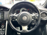 【純正革巻きステアリング】上質な革を使用することで、手にしっかり馴染みとても運転しやすいハンドルです♪