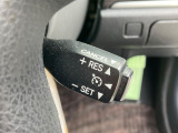 【クルーズコントロール】高速道路もラクラク走行。アクセルを離しても一定速度で走行ができ、長距離運転時の負担を軽減!加速・減速も簡単なスイッチ操作で調整できます。