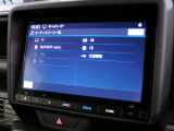 CD、DVD、Bluetooth、AM、FM、AUX、スマートフォン接続ができます。