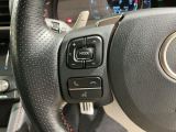 ステアリングにオーディオ操作スイッチが付いています。オーディオ画面に直接タッチしなくても操作が出来ますので、運転に集中できます。