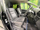運転席シート廻りは使用感も少なく、良好な状態となっています。丁寧に使われていたことがよくわかりますね。