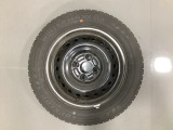 当社にてデモ走行時に装着していたワンシーズン使用の中古スタットレスタイヤ+ホイール4本セットを用意致しました。(2025年製、タイヤ+ホイールは現状渡し、保証対象外です)