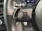 ステアリングにオーディオ操作スイッチが付いています。オーディオ画面に直接タッチしなくても操作が出来ますので、運転に集中できます。