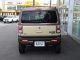 プライバシーガラス付きなので夏の陽射しも防げますし、ラゲッジスペースの荷物を見えにくくする効果もあります。