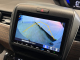 バックギアに入れるだけで自動でリヤカメラに切り替わります!車庫入れやバックが苦手な方にオススメ!