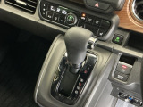 発進時から滑らかに加速する無段階変速のCVTはストップ&ゴーの多い街の中も快適です
