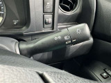 【オートライト】車外の明るさに応じて、自動的にライトの点灯・消灯をしてくれます。