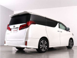 当店では、厳選された車両のみ展示しております。アルファード・ヴェルファイアに特化した専門店ならではの豊富な在庫の中から、お気に入りの一台をお探しください!