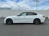 ご納車前には、BMWを熟知したメカニックによる100項目の点検・整備を行います。不具合箇所、交換時期に達している部品に関しましては、全て当社負担で交換してからのご納車となります。