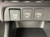 スマートフォンなどの音楽再生が可能なUSB接続ジャック装備車両です♪♪♪