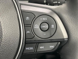 【レーダークルーズコントロール】高速道路での長距離走行が楽に!!自動で速度を保つクルーズコントロールが、衝突軽減システムと連携し、前方の車両を感知して車間を保つように速度調節してくれます!!