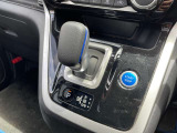 この四角いレバーがセレナe-POWERのシフトノブなんです!