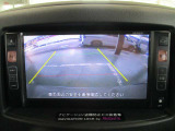 バックカメラを装備しています!見えにくい後方の映像をナビゲーションに表示します。駐停車も安心かつ後方の安全確認もでき、車庫入れも驚くほど楽になります!!運転に自信の無い方でも安心ですね♪