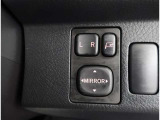 大型ミラーなので角度を変えることなく、後・地面が見えて運転楽々です!