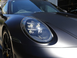 LEDヘッドライト(PDLS+)は、ダイナミックレベライザー、コーナリングライト、車速感応式ヘッドライトコントロール、ハイビームアシスタントが備わり、近遠距離や横方向の照射を的確にし安全性を高めます。