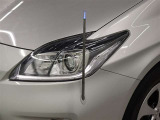 前方の感覚が分かりやすい電動フェンダーポールが装備されています。