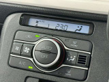 オートエアコンで温度を設定するだけで快適な車内環境を維持することができます!