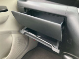 収納スペースもしっかりとあるので、車内を綺麗に保つことができます!