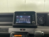 純正SDナビ(WX-211C)を装着しています。Bluetooth(ブルートゥース)接続/CD再生/ワンセグ視聴など使用できます。