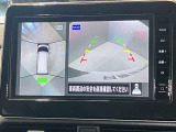 【アラウンドビューモニター】車を上から見下ろしているかのような映像で周囲の状況がひと目で確認、狭い駐車場に駐車するときも安心です♪