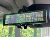 【デジタルインナーミラー】後席の大きな荷物や同乗者で後方が確認しづらい時でも安心!カメラが撮影した車両後方の映像をルームミラー内に表示。クリアな視界で状況の確認が可能です!