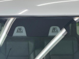 【スズキ セーフティサポート】走行中に前方の車両等を認識し、衝突しそうな時は警報とブレーキで衝突回避と被害軽減をアシスト。より安全にドライブをお楽しみいただけます。