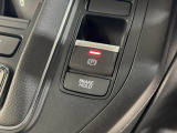 【電子式パーキングブレーキ】ブレーキホールド機能付きでロングドライブでの渋滞時など運転の疲労を軽減してくれます。
