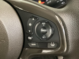 ハンドルにHondaセンシング系のクルーズコントロールやレーンキープアシストなどのスイッチが装備されています。ハンドルから手を離さず安全に操作できます。