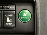 ★ECONスイッチ★ エコドライブを加速しよう!スイッチをONにすると、運転の仕方によるロスを抑え込み燃費をよくするようクルマが頑張ります(*^ー^*)燃費向上にチャレンジ♪