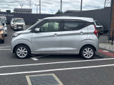 当店は照明・屋根付きスペースございますので雨天時も安心して現車確認が可能です。