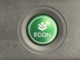 ★ECONスイッチ★ エコドライブを加速しよう!スイッチをONにすると、運転の仕方によるロスを抑え込み燃費をよくするようクルマが頑張ります(*^ー^*)燃費向上にチャレンジ♪