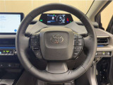 ステアリングスイッチ搭載!手を離さずに手元のスイッチでさまざまな操作が可能。運転中、視線をそらさなくても操作ができて安全です!