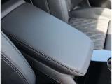 Audi正規ディーラーが高品質をお約束。高度な訓練・教育を受けたAudi専任メカニックが、100項目にもおよぶ精密な点検を実施。すべてクリアしたAudi車だけ、あなたのお手元に届けられるのです
