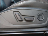 Audi正規ディーラーが高品質をお約束。高度な訓練・教育を受けたAudi専任メカニックが、100項目にもおよぶ精密な点検を実施。すべてクリアしたAudi車だけ、あなたのお手元に届けられるのです