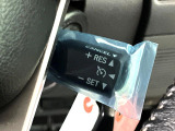 【クルーズコントロール】高速道路もラクラク走行。アクセルを離しても一定速度で走行ができ、長距離運転時の負担を軽減!加速・減速も簡単なスイッチ操作で調整できます。